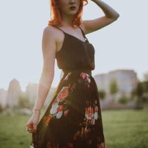 La Robe Estivale au Style Champêtre : L&rsquo;Essence du Romantisme et de la Légèreté